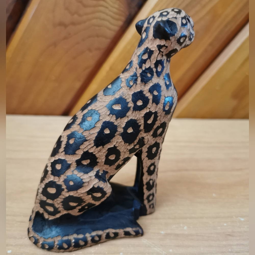 Handcarved Leopard - Picture 3 of 6